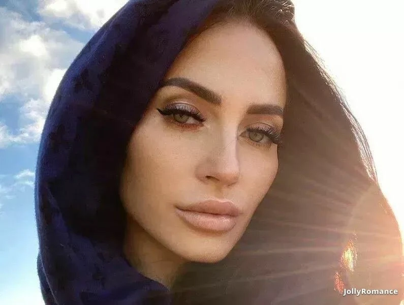 Nana Profile image 2