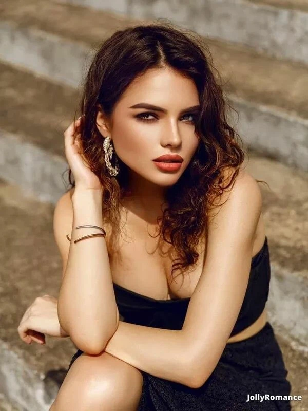 Victoria Profile image 3