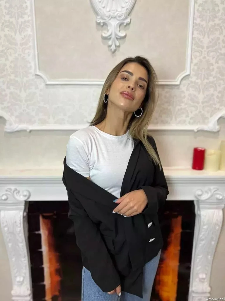 Kristina Profile image 4