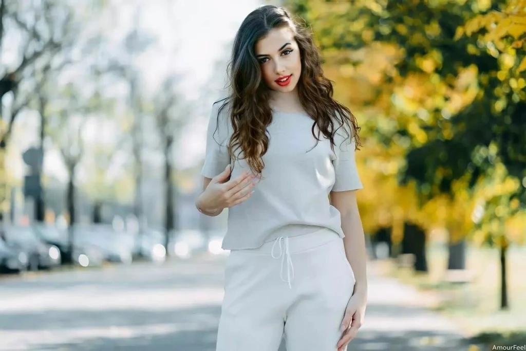 Elena Profile image 4