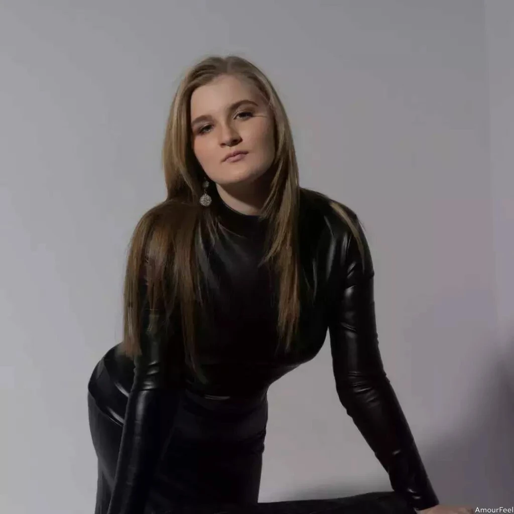 Krystyna Profile image 4