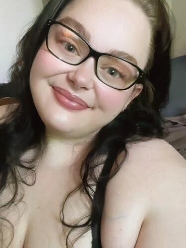 CheerfulHottie Profile image 1
