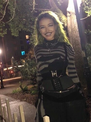 Zeauxee Profile image 2