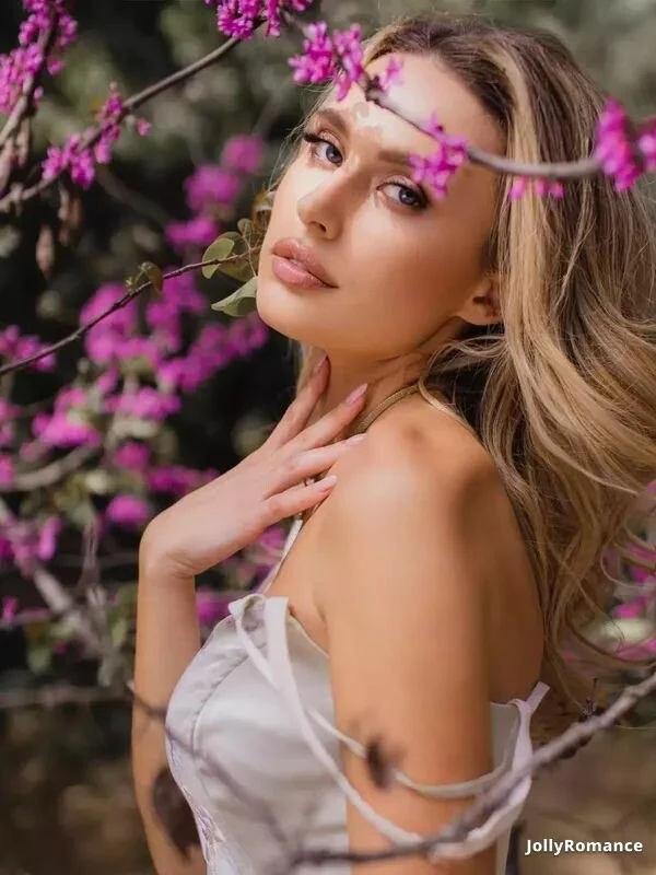 Viktoria Profile image 2
