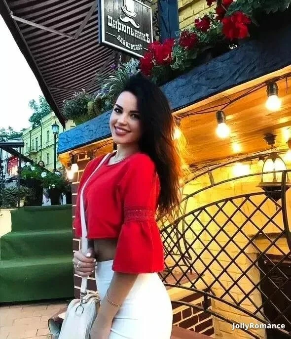 Yana Profile image 3