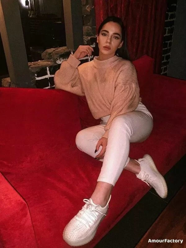 Veronika Profile image 1