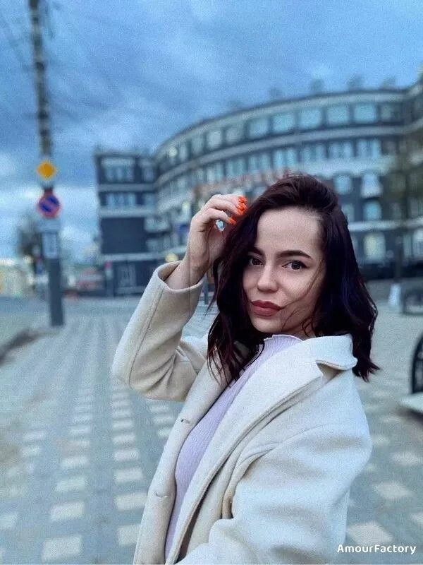 Veronika Profile image 3
